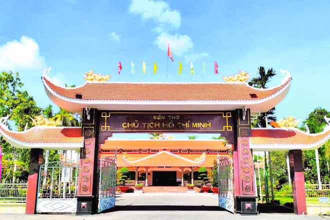 Đền thờ Chủ tịch Hồ Chí Minh tại xã Châu Thới (tỉnh Cà Mau) được công nhận Di tích quốc gia đặc biệt.