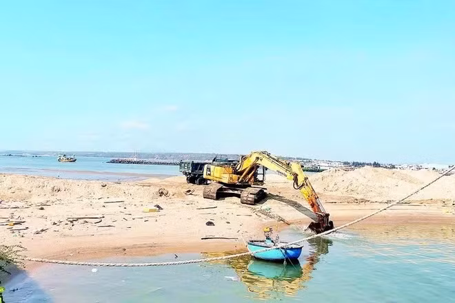 Khu vực cửa biển Cảng Phan Thiết bị bồi lấp.