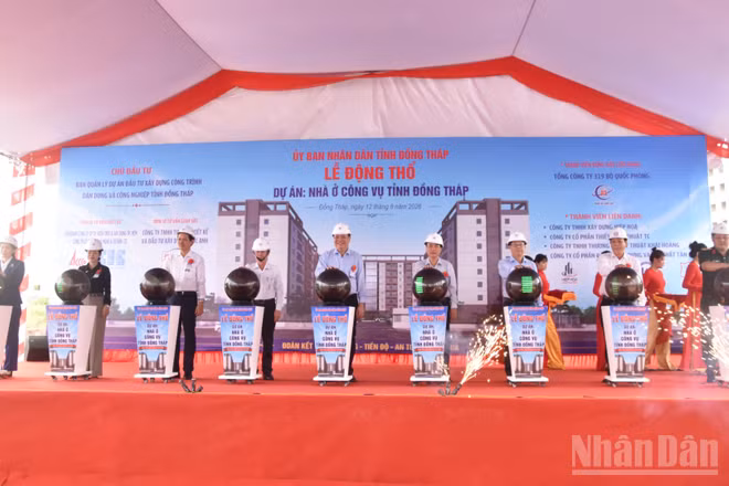 Nghi thức động thổ xây dựng nhà ở công vụ tỉnh Đồng Tháp.