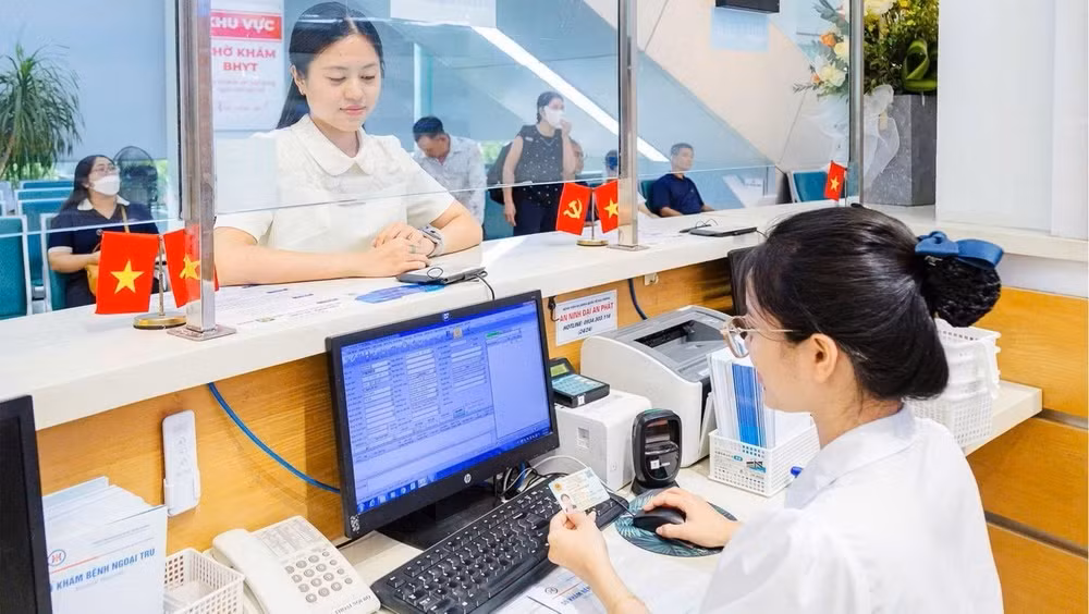 Tra cứu thông tin thẻ bảo hiểm y tế bằng căn cước công dân gắn chip được triển khai tại 100% cơ sở khám, chữa bệnh bảo hiểm y tế ở thành phố Hải Phòng. (Ảnh: THANH NGA)