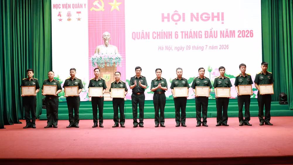 trao-thuong-2.jpg