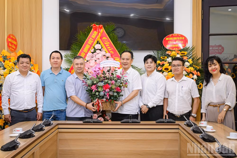 ndo_br_doan-trung-tam-ghep-tang.jpg