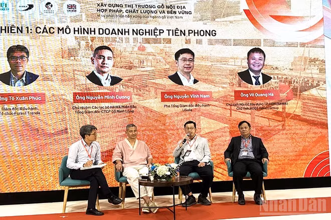 Đại diện các doanh nghiệp tham gia chia sẻ kinh nghiệm và ý kiến tại hội thảo. (Ảnh: HOÀNG LIÊM)