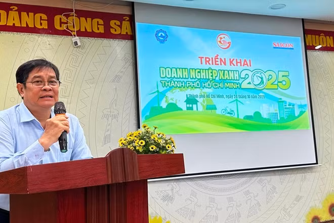 Ông Nguyễn Hồ Thiện Nhân, Phó Tổng Thư ký HUBA giới thiệu cuộc bình chọn “Doanh nghiệp Xanh Thành phố Hồ Chí Minh” năm 2025.