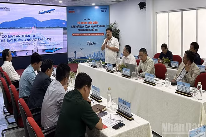Một góc quang cảnh buổi tọa đàm. (Ảnh: HOÀNG LIÊM)
