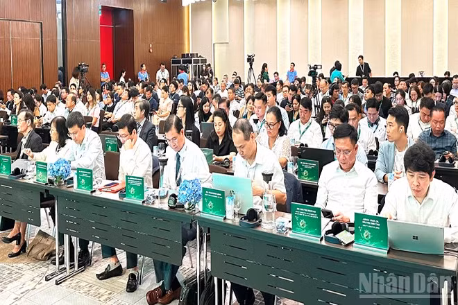 Một góc quang cảnh diễn đàn. (Ảnh: HOÀNG LIÊM)