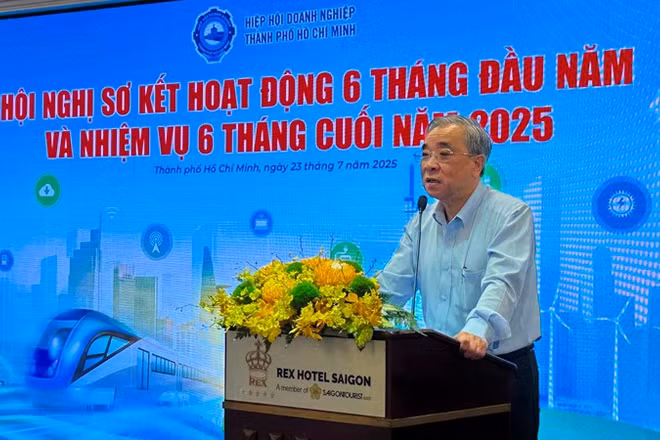 Chủ tịch Huba Nguyễn Ngọc Hòa phát biểu tại hội nghị.