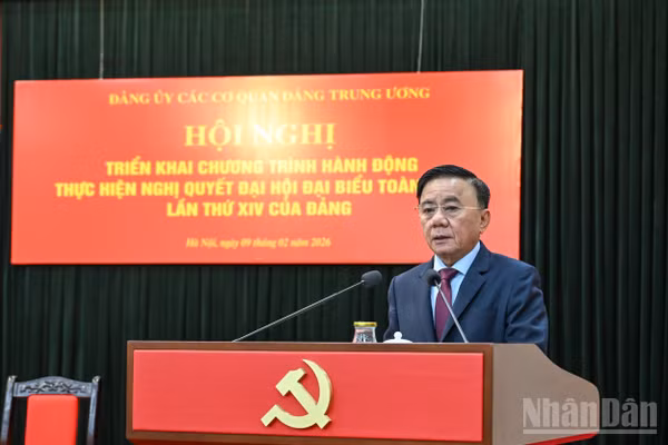 Đồng chí Trần Cẩm Tú, Ủy viên Bộ Chính trị, Thường trực Ban Bí thư, Bí thư Đảng ủy các cơ quan Đảng Trung ương phát biểu kết luận hội nghị. (Ảnh: DUY LINH)