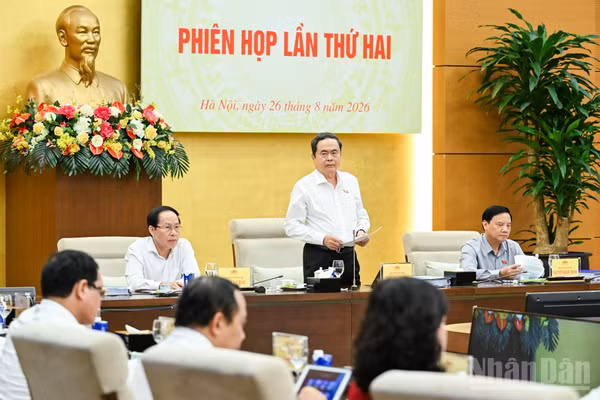 Chủ tịch Quốc hội Trần Thanh Mẫn, Trưởng Ban Chỉ đạo Tổng rà soát hệ thống văn bản quy phạm pháp luật chủ trì phiên họp. (Ảnh: DUY LINH)