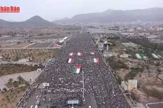 [Video] Lực lượng Houthi phóng tên lửa siêu vượt âm vào Israel