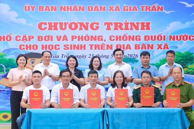 Tại chương trình, các đơn vị đã ký cam kết bảo đảm an toàn trong quá trình tổ chức.