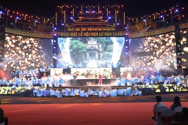 Chương trình nghệ thuật đặc sắc tại buổi lễ.