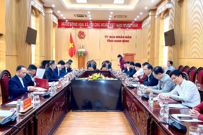 Quang cảnh buổi làm việc.