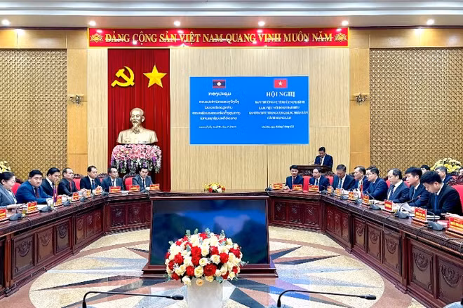 Quang cảnh buổi làm việc.