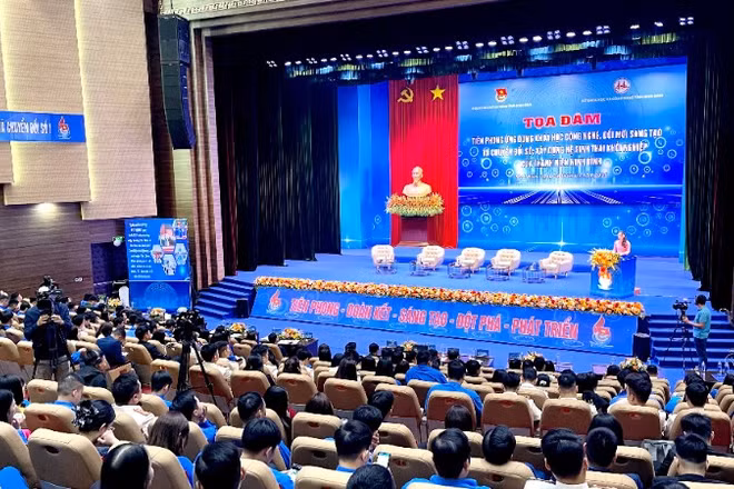 Quang cảnh tọa đàm.