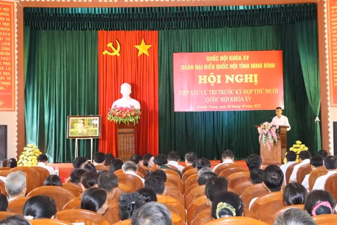 Hội nghị tiếp xúc cử tri tại xã Khánh Trung, tỉnh Ninh Bình.