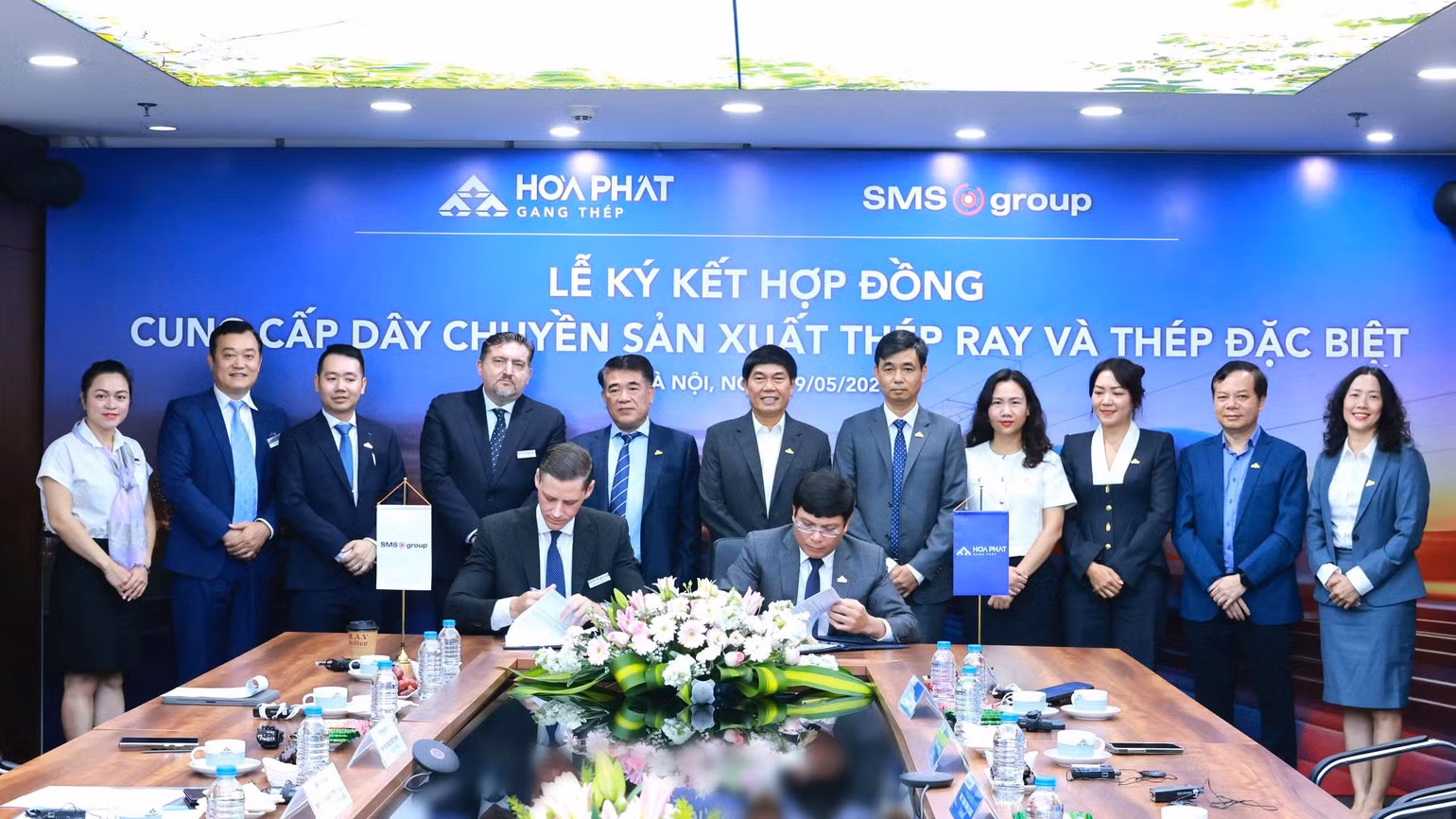hoa-phat-va-sms-group-ky-hop-dong-cung-cap-day-chuyen-can-thep-ray-va-thep-dac-biet-1-1.jpg
