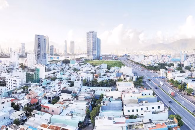 Một góc thành phố Đà Nẵng. (Ảnh: KHÁNH AN)