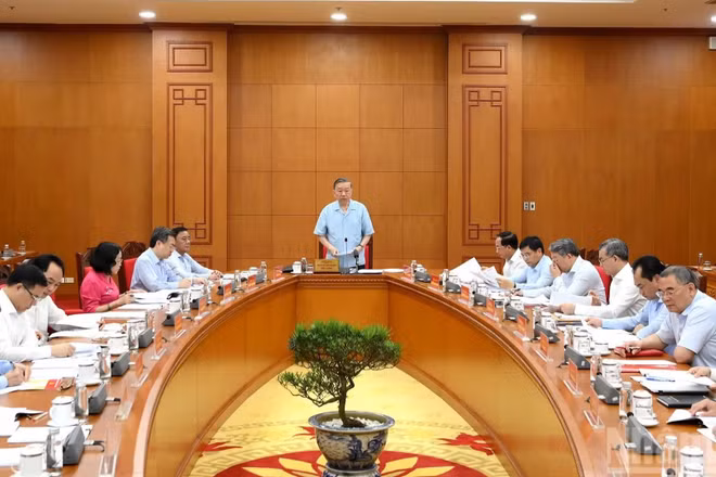 Quang cảnh cuộc làm việc.