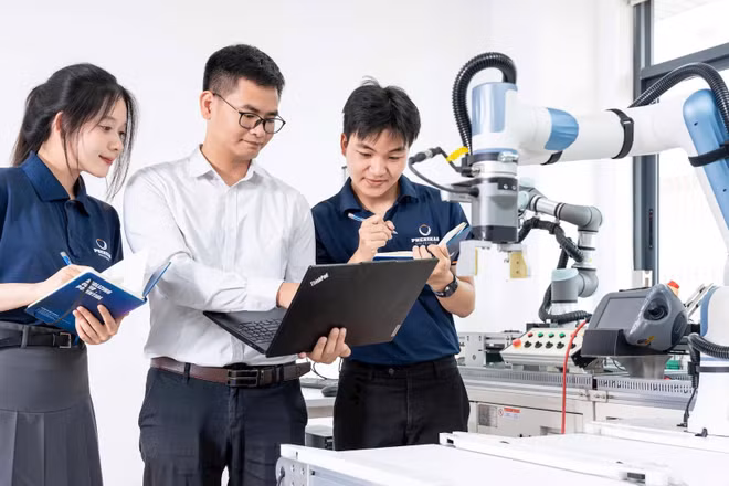 Hoạt động nghiên cứu, thực hành tại Đại học Phenikaa. (Ảnh: THƠM VŨ)