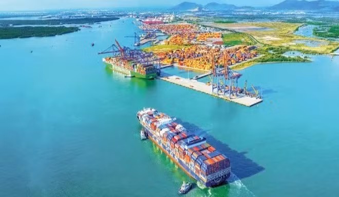 Cảng quốc tế Cái Mép-Thị Vải, cửa ngõ kết nối giao thương hàng hóa đường thủy giữa các tỉnh nam bộ và trung chuyển quốc tế. (Ảnh: NGUYỄN VĂN KHỞI)