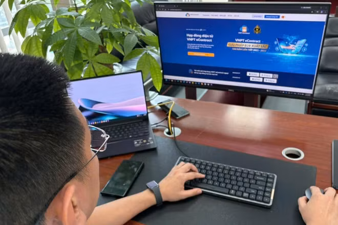 Hợp đồng lao động điện tử được kỳ vọng trở thành một mắt xích quan trọng trong số hóa quản trị nhân sự. (Ảnh: VNPT)