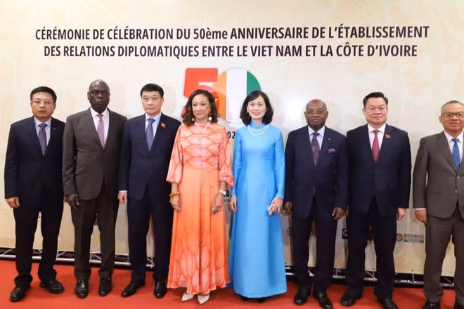 Lễ kỷ niệm 50 năm thiết lập quan hệ ngoại giao Việt Nam-Bờ Biển Ngà diễn ra tại Bờ Biển Ngà. (Ảnh: ĐẠI SỨ QUÁN VIỆT NAM TẠI MAROC KIÊM NHIỆM BỜ BIỂN NGÀ)