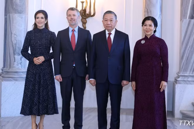 Tổng Bí thư, Chủ tịch nước Tô Lâm và Phu nhân Ngô Phương Ly với Nhà vua Đan Mạch Frederik X và Hoàng hậu Mary. (Ảnh: TTXVN)