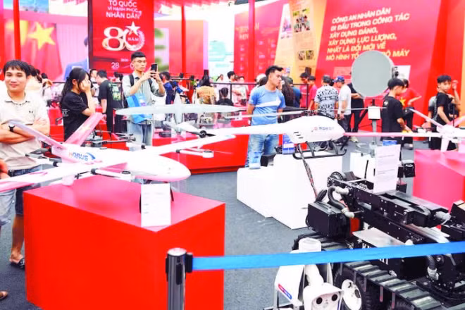 Các sản phẩm công nghệ được trưng bày tại Triển lãm thành tựu đất nước “80 năm hành trình Độc lập-Tự do-Hạnh phúc”. (Ảnh: THẾ ĐẠI)