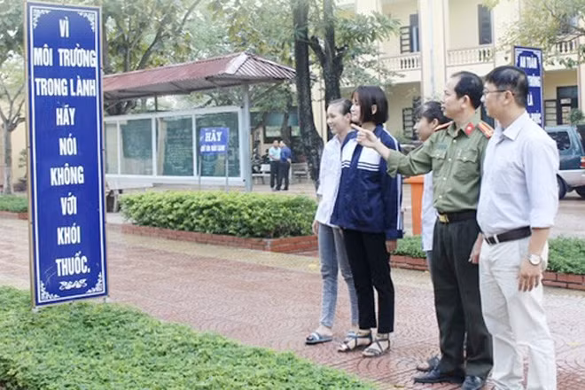 Tuyên truyền phòng, chống tác hại của thuốc lá tại các địa điểm công cộng.