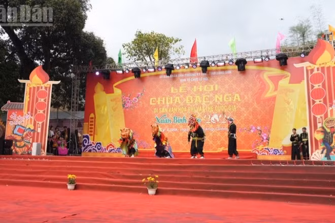 Lễ hội chùa Bắc Nga đã được khai mạc trong không khí tưng bừng của ngày đầu xuân mới.
