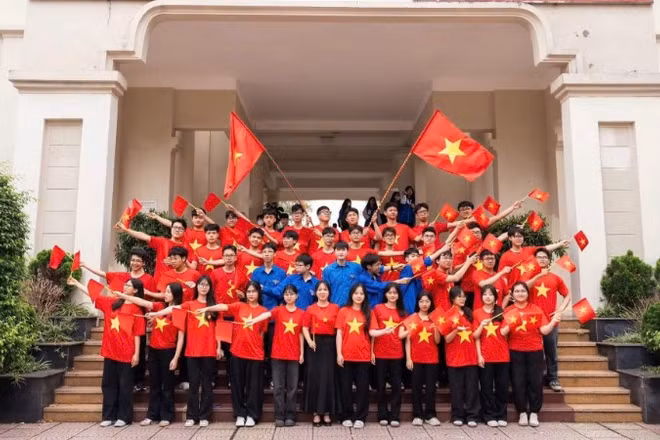 Học sinh Trường THPT Hàn Thuyên (phường Võ Cường, tỉnh Bắc Ninh) sẵn sàng bước vào năm học mới.