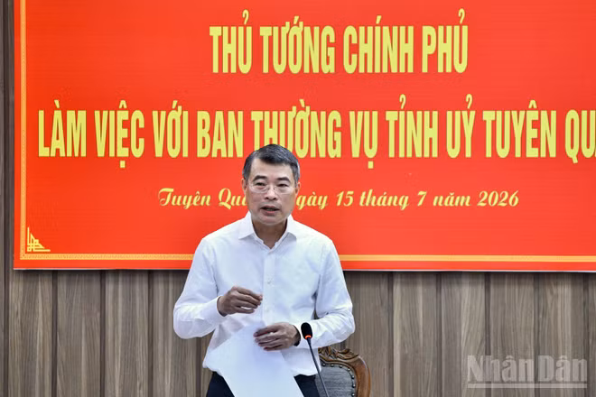 Thủ tướng Chính phủ Lê Minh Hưng phát biểu ý kiến chỉ đạo cuộc làm việc với Ban Thường vụ Tỉnh ủy Tuyên Quang. (Ảnh: THANH GIANG)