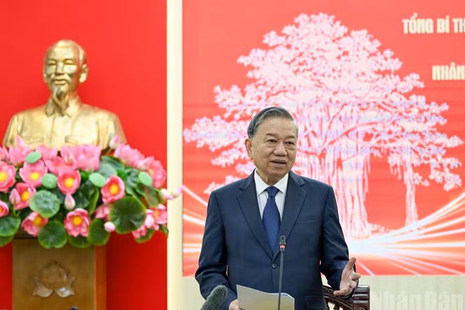 Tổng Bí thư Tô Lâm phát biểu kết luận cuộc làm việc với Báo Nhân Dân. (Ảnh: DUY LINH)