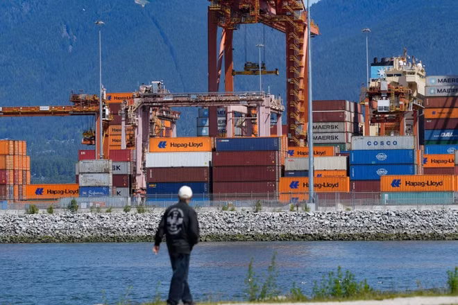 Quang cảnh cảng hàng hóa tại Vancouver, Canada. (Ảnh: THX/TTXVN)