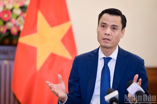 Thứ trưởng Ngoại giao Đặng Hoàng Giang.
