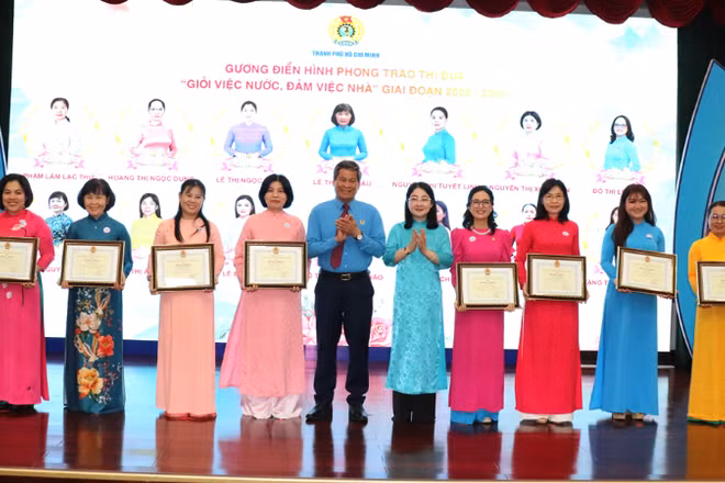 Các cá nhân "Giỏi việc nước, đảm việc nhà" được tuyên dương. 