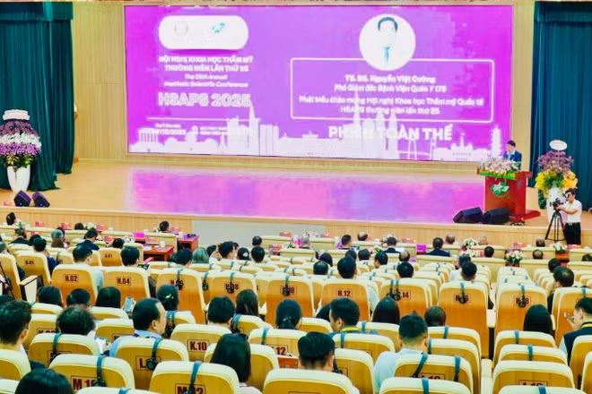 Hội nghị quy tụ gần 1.500 đại biểu, cùng hàng trăm báo cáo viên, chuyên gia, bác sĩ và nhà khoa học đầu ngành trong nước và quốc tế tham dự.