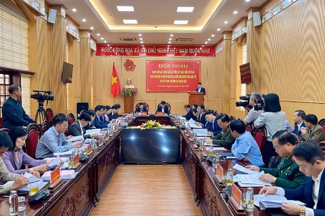 Toàn cảnh buổi làm việc.