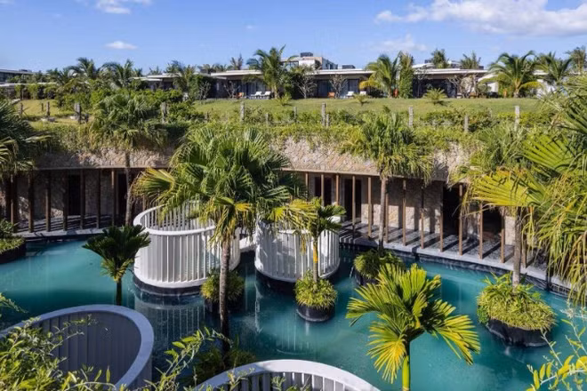 Hidden Spa-Water Hope hình thành từ ý tưởng kiến tạo một không gian hài hòa với tự nhiên, khai thác đặc trưng địa hình và chất liệu vùng ven biển Cam Ranh. (Ảnh: T.C)
