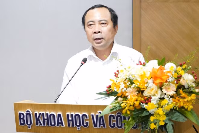 Bộ trưởng Khoa học và Công nghệ Vũ Hải Quân phát biểu tại hội thảo.