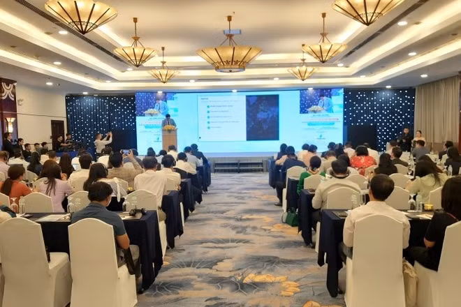 Quang cảnh Diễn đàn Logistics kết nối các khu vực với chủ đề "Tái cấu trúc chuỗi cung ứng toàn cầu - Cơ hội mới cho logistics Việt Nam".