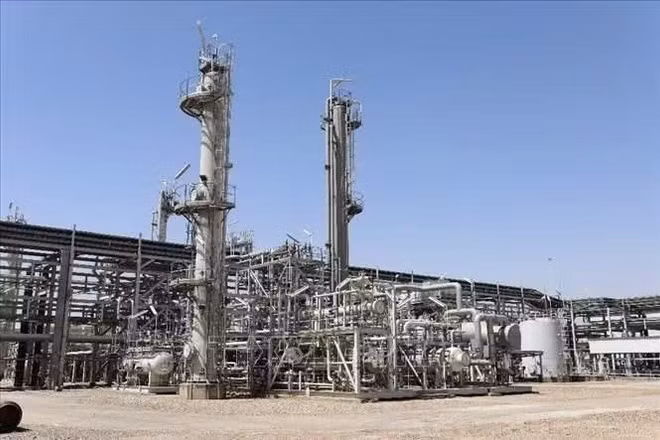 Một nhà máy lọc dầu ở tỉnh Wasit, Iraq. (Ảnh: THX/TTXVN)