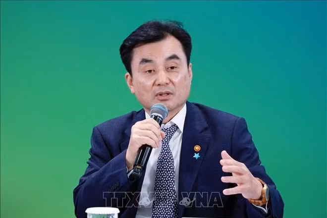Bộ trưởng Quốc phòng Hàn Quốc Ahn Gyu Back. (Ảnh: Yonhap/ TTXVN)