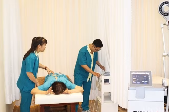 Với đội ngũ bác sĩ và kỹ thuật viên giàu kinh nghiệm và trang thiết bị hiện đại, Phòng khám Miyabi Sài Gòn tại Quảng Ngãi sẽ góp phần nâng cao chất lượng chăm sóc sức khỏe và phục hồi chức năng cho người dân.