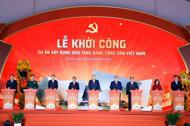 Tổng Bí thư Tô Lâm, Thủ tướng Phạm Minh Chính và các đồng chí lãnh đạo, nguyên lãnh đạo Đảng, Nhà nước thực hiện nghi thức khởi công dự án xây dựng Bảo tàng Đảng Cộng sản Việt Nam. (Ảnh: Thống Nhất – TTXVN)