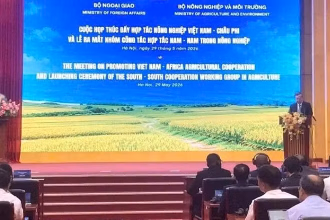 Quang cảnh cuộc họp.