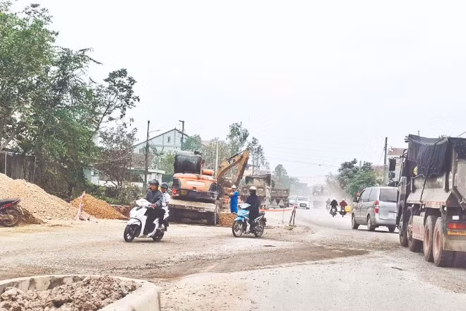 Dự án đoạn qua địa bàn xã Kim Liên còn ngổn ngang, tiến độ thi công ì ạch.