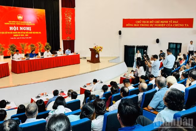 Hội nghị tiếp xúc cử tri với người ứng cử đại biểu Quốc hội khóa XVI trên địa bàn phường Xuân Hòa, phường Bàn Cờ, phường Nhiêu Lộc.