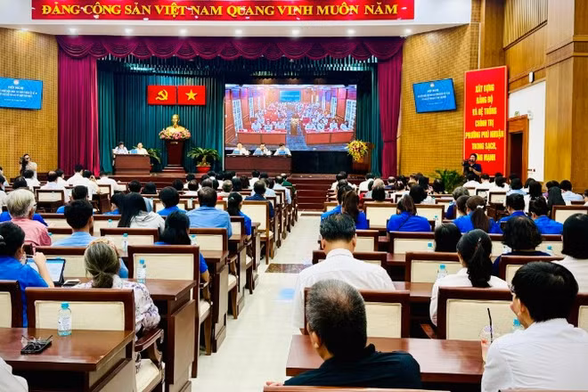 Toàn cảnh hội nghị.